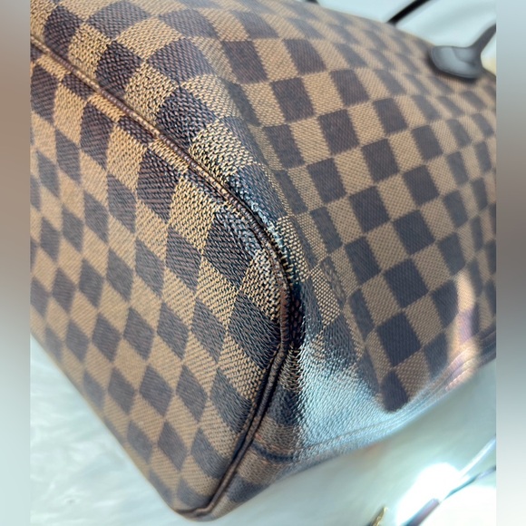 LV Neverfull Mm Damier Ebene Tote Bag - Picture 8 of 17